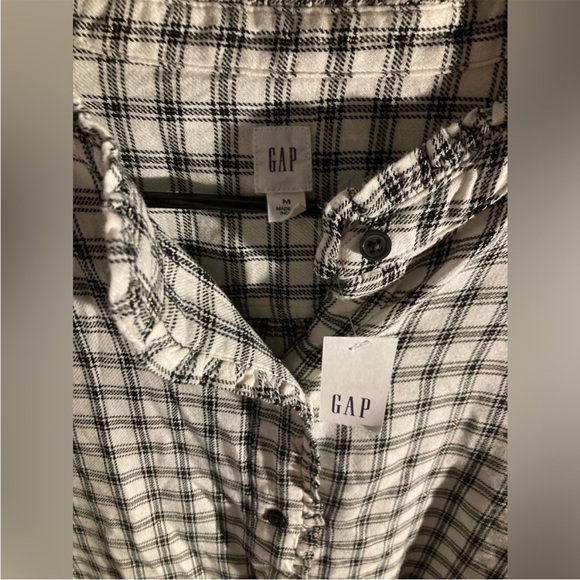 GAP Black and White Plaid Shirt - Picture 3 of 5